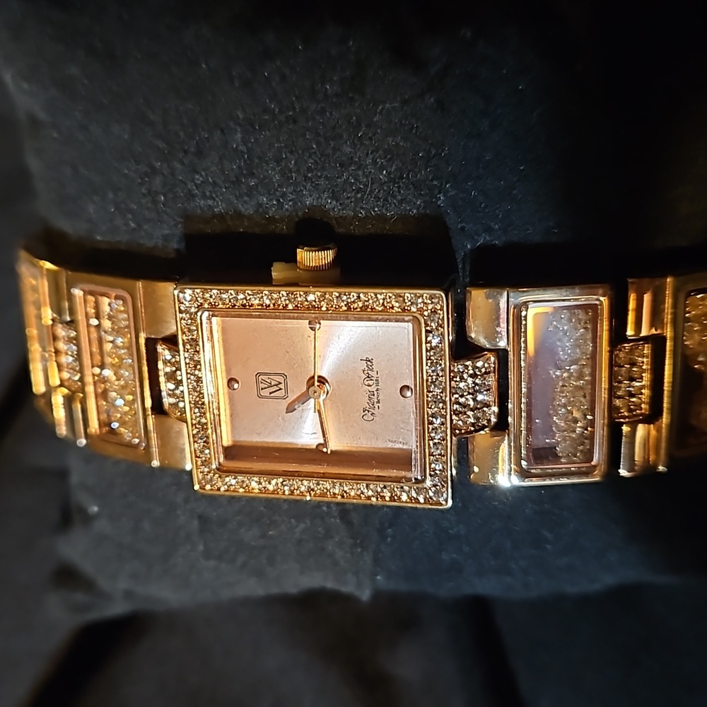 Victoria Wieck "Floating crystal" watch.